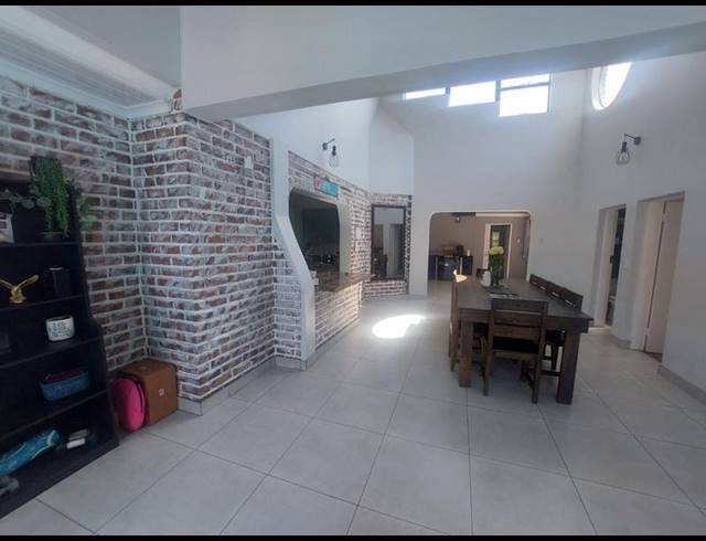 5 BEDROOM HOUSE FOR SALE IN GREENHILLS